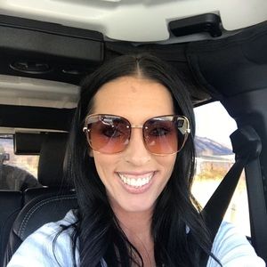 Meet your Posher, Kelli